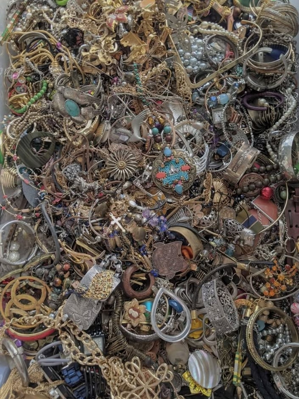 2 pounds jewelry lot costume vintage rings necklaces bracelets earrings pins - Picture 6 of 8